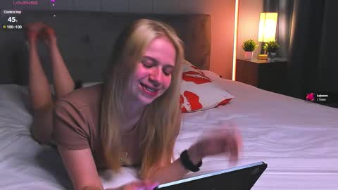 Im online every day 1700 GMT-4 online show from March 1, 2025, 10:42 pm