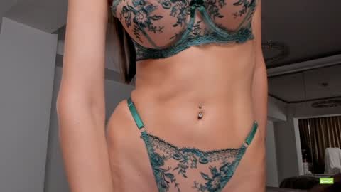 Silvia online show from March 11, 2025, 8:31 pm