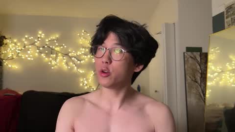 Snapshot of unhingedwang chatting on December 3, 2025, 1:13 am wang online show from December 3, 2025, 1:13 am