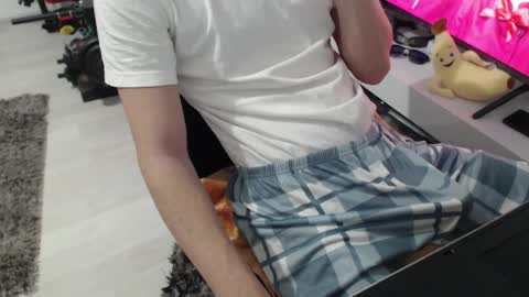 Snapshot of uniqueboy22 chatting on April 22, 2026, 5:47 pm uniqueboy22 online show from April 22, 2026, 5:47 pm