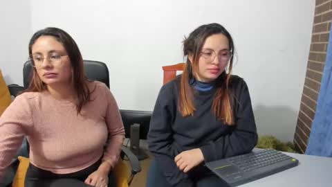 Kary and jhoa online show from March 4, 2025, 3:22 am