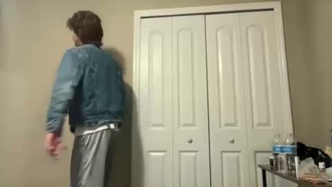 Stepbro online show from October 15, 2025, 5:18 am