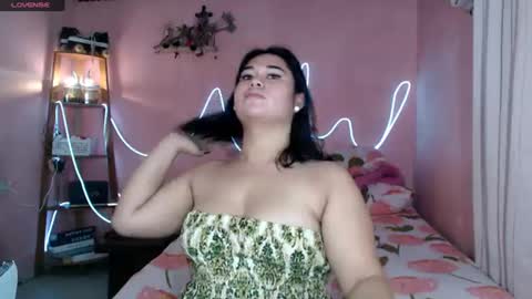 Snapshot of ur_baby_rebbecca chatting on July 30, 2026, 11:59 pm SINGLE online show from July 30, 2026, 11:59 pm