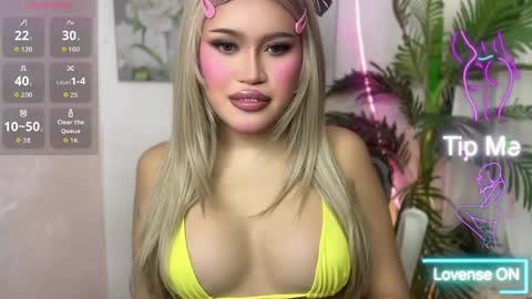 ur_bombshellpatty online show from May 4, 2026, 6:04 pm