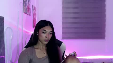 ur_dazzlingmorenaxx online show from September 9, 2025, 3:11 pm