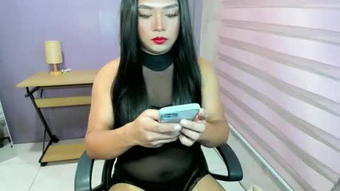 ur_hotcarla online show from March 25, 2026, 5:57 am