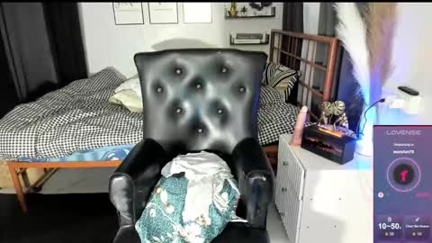 QUEEN ANGELA online show from February 14, 2026, 12:07 am