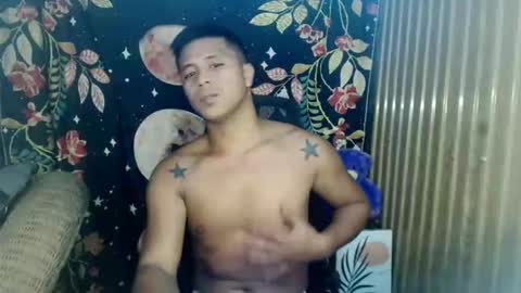 Snapshot of ur_pinoydave chatting on December 15, 2025, 11:42 pm Dave online show from December 15, 2025, 11:42 pm