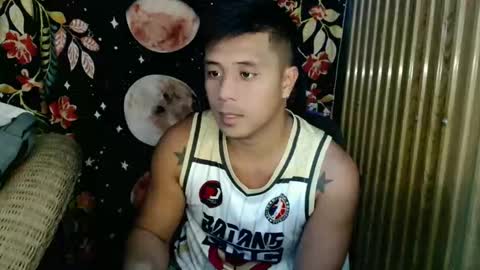 Snapshot of ur_pinoydave chatting on December 17, 2025, 8:42 am Dave online show from December 17, 2025, 8:42 am