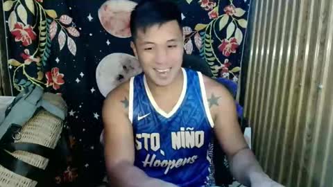 Snapshot of ur_pinoydave chatting on December 18, 2025, 1:22 am Dave online show from December 18, 2025, 1:22 am