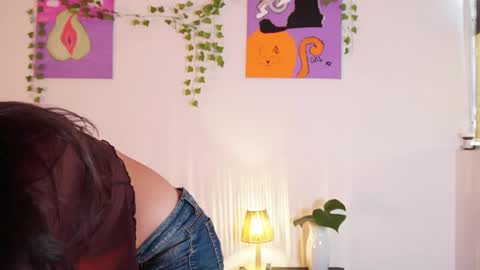 samyyy online show from May 11, 2026, 4:04 pm
