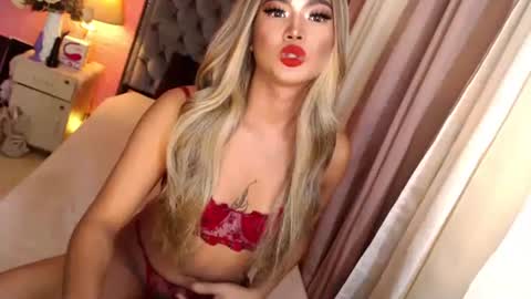 Snapshot of ur_sassygirl chatting on March 4, 2025, 5:00 am Kath online show from March 4, 2025, 5:00 am