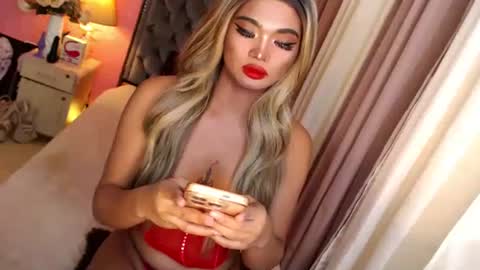 Snapshot of ur_sassygirl chatting on March 6, 2025, 7:54 pm Kath online show from March 6, 2025, 7:54 pm