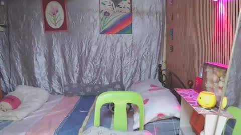 ur_shan21 online show from November 4, 2025, 7:29 am