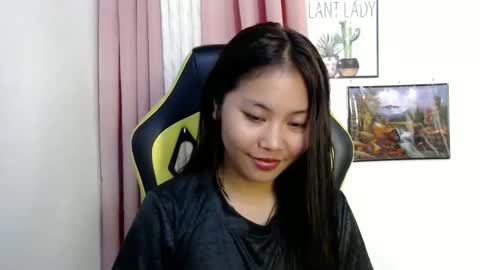 Snapshot of ur_small_girl chatting on November 15, 2025, 1:51 pm ur_small_girl online show from November 15, 2025, 1:51 pm