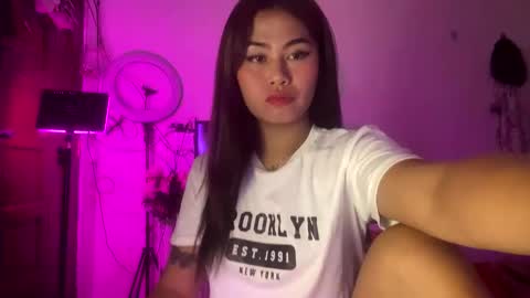 Snapshot of ur_ultimatedreamgirlxoxo chatting on April 7, 2026, 10:42 pm HelloIm Girly online show from April 7, 2026, 10:42 pm
