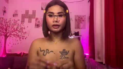 Snapshot of ur_ultimatedreamgirlxoxo chatting on April 16, 2026, 3:18 am HelloIm Girly online show from April 16, 2026, 3:18 am