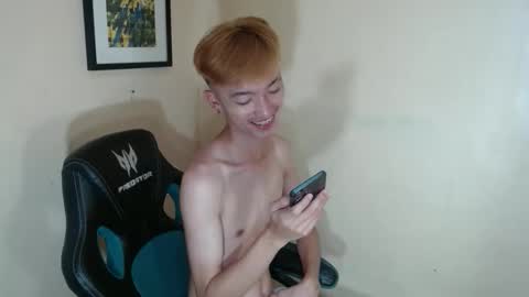 Snapshot of urasian_femboyxxx chatting on April 18, 2026, 12:09 pm urasian_femboyxxx online show from April 18, 2026, 12:09 pm