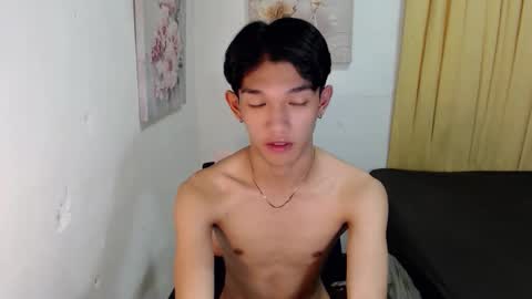 urasian_john20 online show from November 7, 2025, 5:18 am