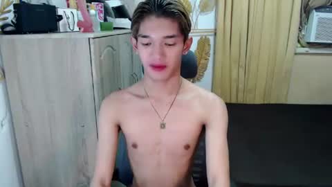 urasian_john20 online show from July 7, 2026, 11:14 am