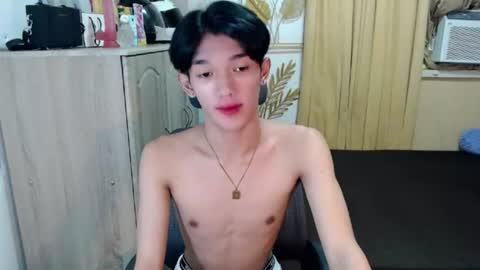 urasian_john20 online show from July 8, 2026, 11:26 am