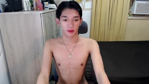 urasian_john20 online show from July 12, 2026, 8:11 pm