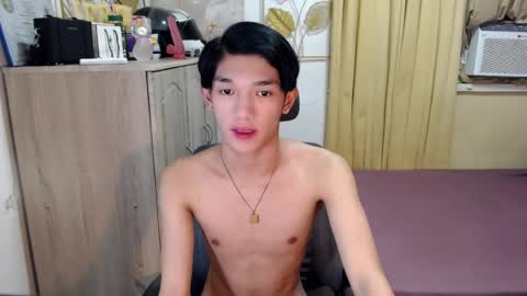 urasian_john20 online show from July 18, 2026, 9:24 am