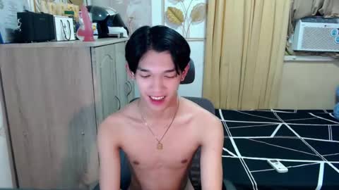 urasian_john20 online show from July 24, 2026, 6:22 am