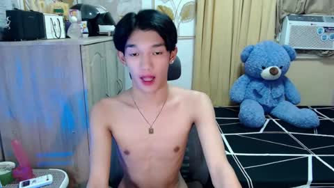 urasian_john20 online show from July 25, 2026, 8:34 am