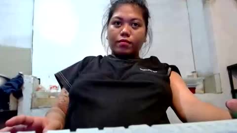 Snapshot of urasian_joy chatting on May 6, 2026, 2:55 pm urasian_joy online show from May 6, 2026, 2:55 pm