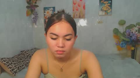 urasian_kat online show from April 27, 2026, 7:56 pm