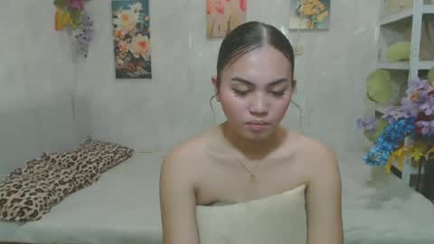 Snapshot of urasian_kat chatting on May 19, 2026, 1:00 am urasian_kat online show from May 19, 2026, 1:00 am