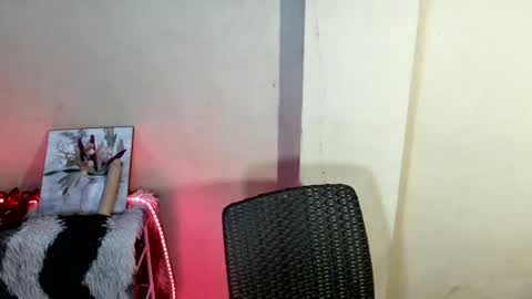 urasian_mary online show from April 24, 2026, 5:04 pm