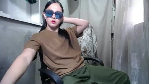 Erika online show from October 18, 2025, 8:04 am