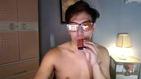 urasianwanker online show from November 9, 2025, 7:06 am