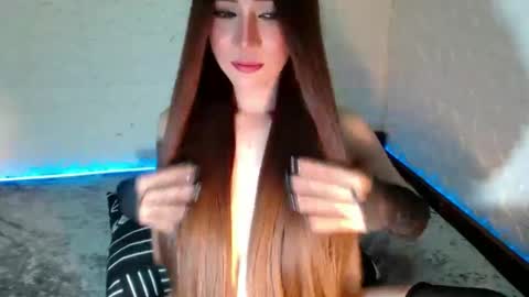 Snapshot of urbabyhot_gurl chatting on January 10, 2025, 7:11 pm QUEEN ANGEL online show from January 10, 2025, 7:11 pm