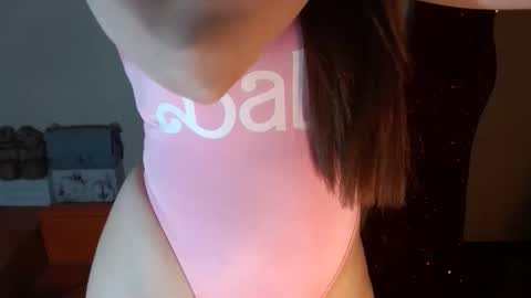 Snapshot of urbabyhot_gurl chatting on September 12, 2025, 8:09 pm QUEEN ANGEL online show from September 12, 2025, 8:09 pm