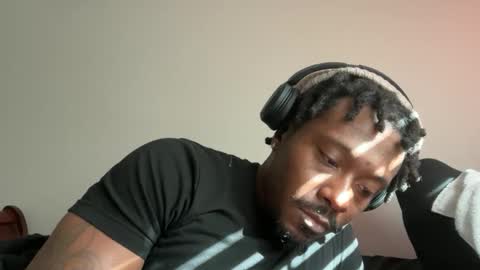 urbandick5 online show from December 2, 2025, 7:09 pm