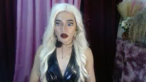 KENDALL online show from September 19, 2025, 1:01 pm