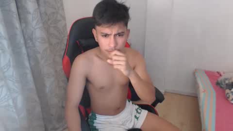 Snapshot of urcuteguy_jhonx chatting on September 19, 2025, 9:43 am Dannie online show from September 19, 2025, 9:43 am