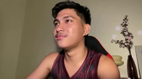 Snapshot of urcuteguy_jhonx chatting on October 23, 2025, 4:28 pm Dannie online show from October 23, 2025, 4:28 pm