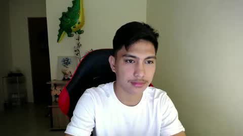 Snapshot of urcuteguy_jhonx chatting on November 14, 2025, 7:51 am Dannie online show from November 14, 2025, 7:51 am