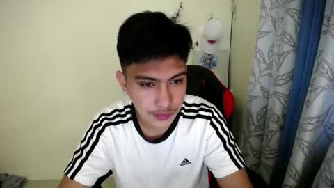 Snapshot of urcuteguy_jhonx chatting on November 28, 2025, 8:17 am Dannie online show from November 28, 2025, 8:17 am