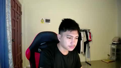 Snapshot of urcuteguy_jhonx chatting on December 1, 2025, 2:27 am Dannie online show from December 1, 2025, 2:27 am