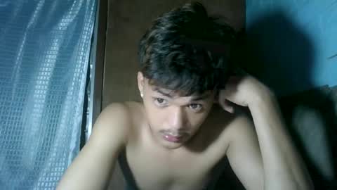 Snapshot of urcutienel chatting on December 17, 2025, 4:02 pm urcutienel online show from December 17, 2025, 4:02 pm