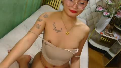 Snapshot of urdream_bride chatting on March 8, 2026, 2:04 am urdream_bride online show from March 8, 2026, 2:04 am
