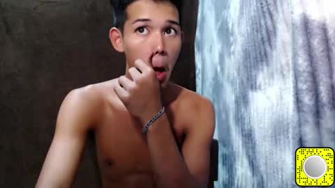 urdreamboy_clarin online show from April 30, 2026, 4:52 am