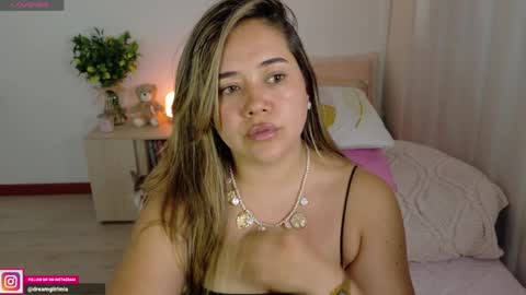 Snapshot of urdreamgiirl chatting on April 7, 2026, 10:31 pm Mia Miller online show from April 7, 2026, 10:31 pm