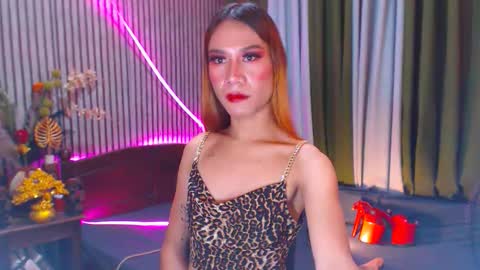 urexpensivejulia online show from March 8, 2026, 6:01 pm