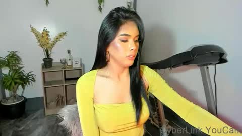 Snapshot of urfavouriteobsession chatting on December 26, 2024, 2:22 am Angela Cullens online show from December 26, 2024, 2:22 am